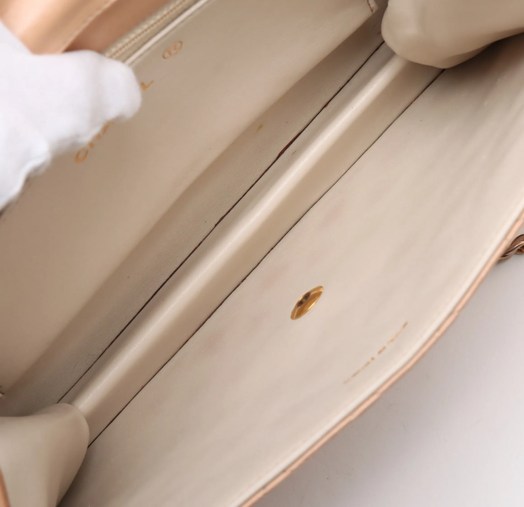 CHANEL Matelasse Single Flapbag Medium Push-Lock (U2)