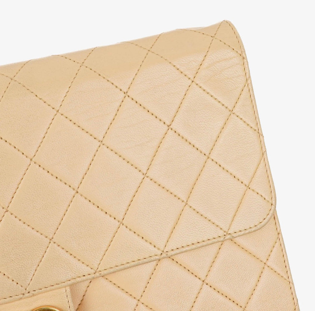 CHANEL Matelasse Single Flapbag Medium Push-Lock (U2)