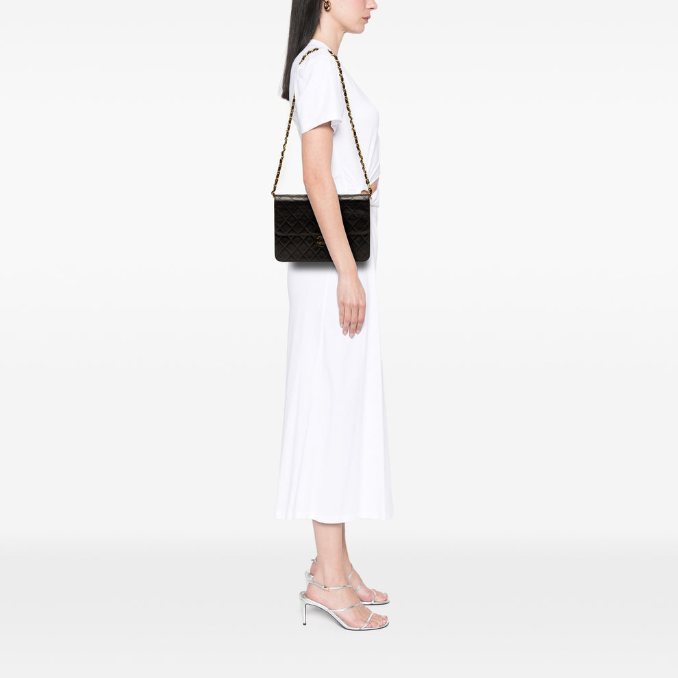 CHANEL Matelasse Single Flapbag Medium Push-Lock (U2)