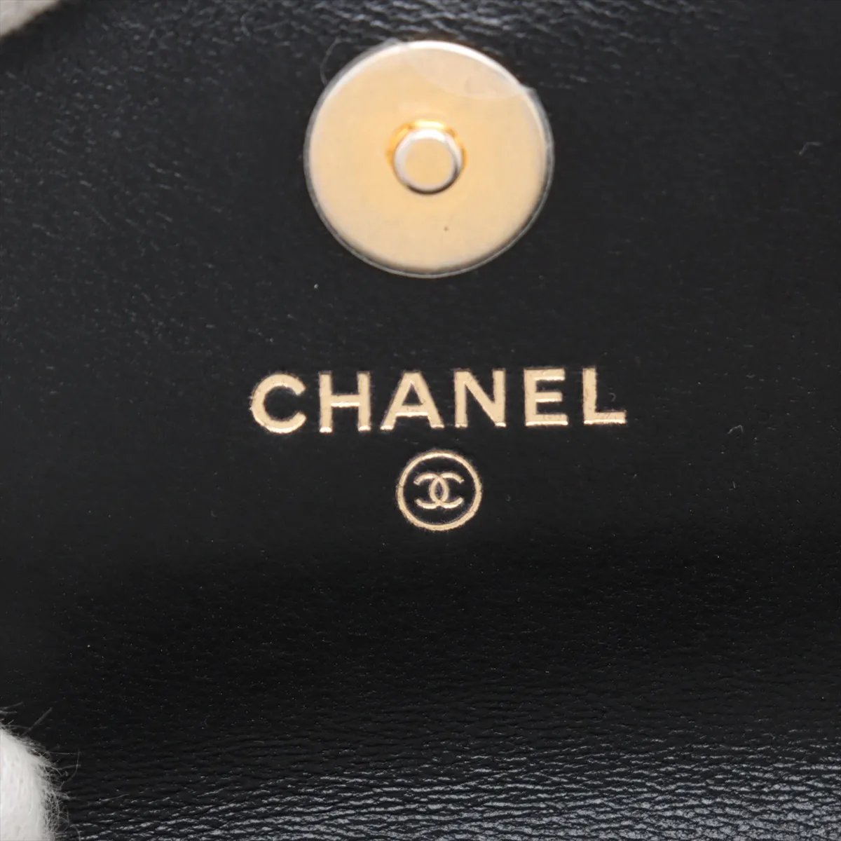 Chanel Pearl Crush Flap Clutch With Chain Mini (N1)