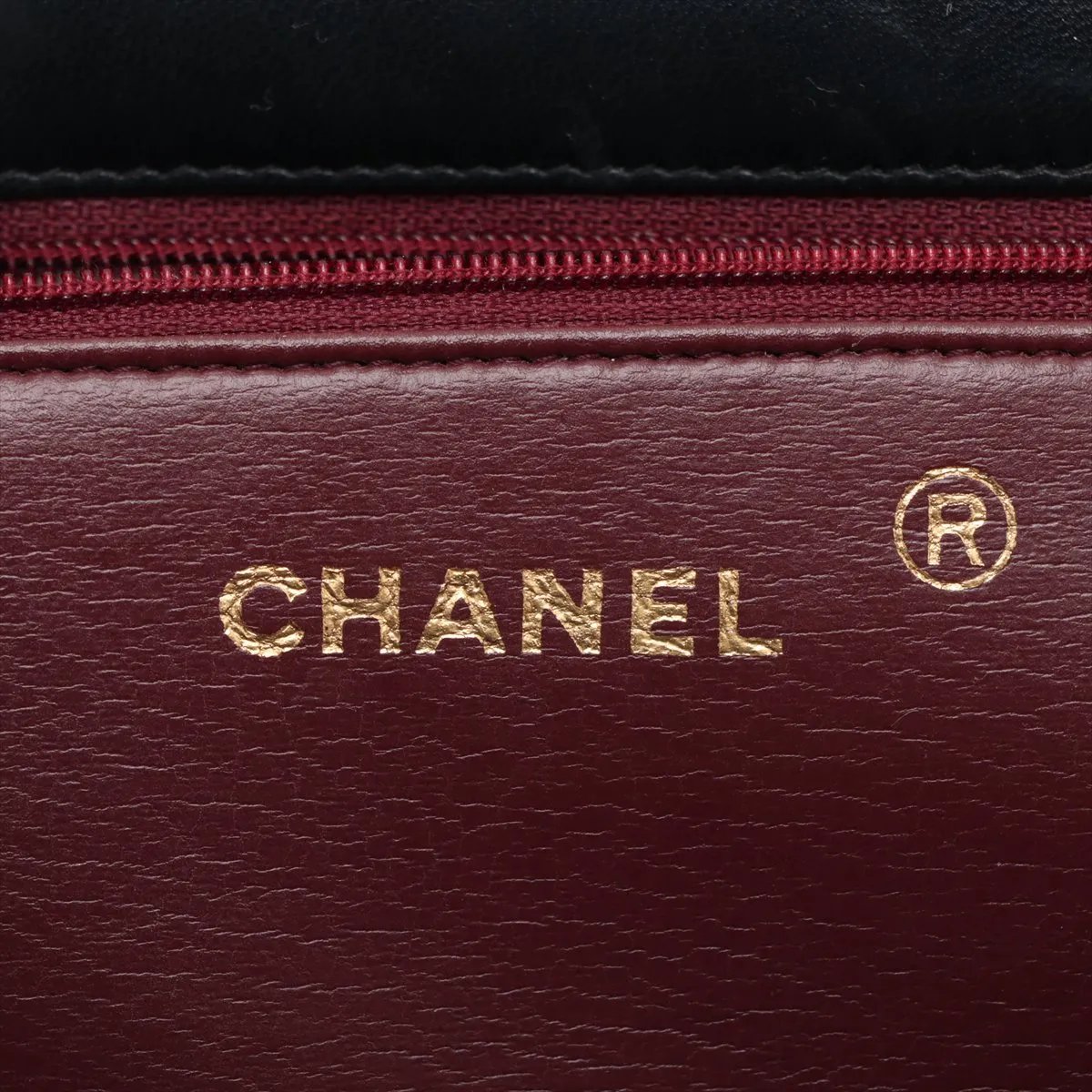 CHANEL Matelasse Single Flapbag Small Push-Lock GHW (U2)