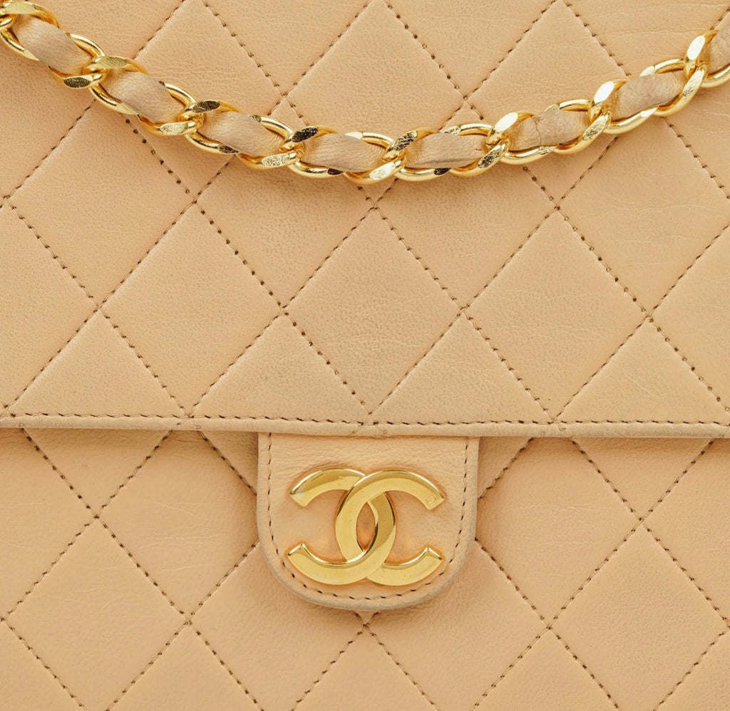 CHANEL Matelasse Single Flapbag Medium Push-Lock (U2)